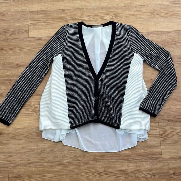 Anthropologie FINN & CLOVER WOMENS WHITE BLACK BUTTON CARDIGAN SWEATER Sz M - Picture 1 of 6